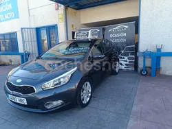 Gris / plata Usado 2013 Kia Ceed Berlina | 8490 € (Un poco caro)