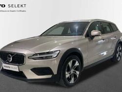 Oro Usado 2023 Volvo V60 CC Core Familiar | 45.400 € (Caro)