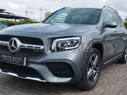 Gris / plata Usado 2022 Mercedes GLB200 SUV | 38.900 € (Precio justo)