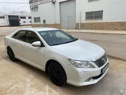 Blanco Usado 2019 Toyota Camry Advance Berlina | 13.000 €