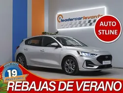 Gris Usado 2023 Ford Focus ST-Line Berlina | 19.300 € (Precio justo)