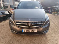 Gris / plata Usado 2013 Mercedes B180 Monovolumen | 15.550 € (Un poco caro)