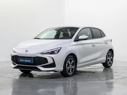 Blanco Usado 2024 MG MG3 Luxury Utilitario | 18.990 € (Precio justo)