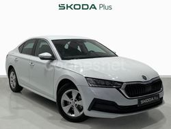 Blanco Usado 2022 Skoda Octavia Ambition Berlina | 21.450 € (Precio justo)