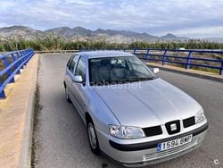 Gris / plata Usado 2001 Seat Ibiza Stella Berlina | 2100 € (Precio justo)