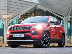 Rojo Usado 2021 Jeep Compass Limited SUV | 21.890 € (Precio justo)