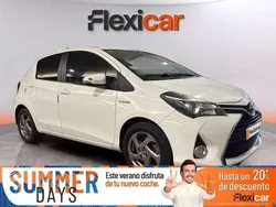 Blanco Usado 2015 Toyota Yaris Hybrid Active Utilitario | 9690 € (Precio justo)