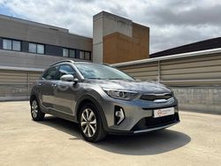 Gris / plata Usado 2024 Kia Stonic SUV | 19.450 € (Precio justo)