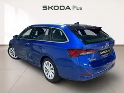 Azul Usado 2024 Skoda Octavia Ambition Familiar | 26.650 € (Super precio)