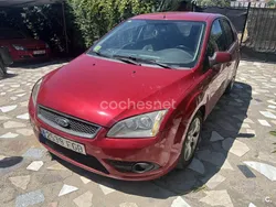 Granate Usado 2006 Ford Focus Ambiente Berlina | 2300 € (Precio justo)