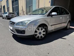 Gris / plata Usado 2007 Ford Focus Trend Berlina | 5950 € (Precio justo)