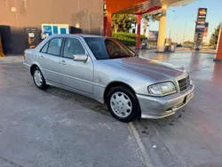 Gris Usado 2000 Mercedes C220 Elegance Berlina | 3350 € (Un poco caro)