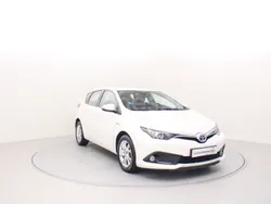 Blanco Usado 2017 Toyota Auris Active Berlina | 14.900 € (Caro)