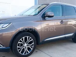 Gris / plata Usado 2016 Mitsubishi Outlander Motion SUV | 13.990 € (Buen precio)