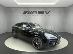 Negro Usado 2024 Porsche Cayenne Turbo E-Hybrid SUV | 166.900 €