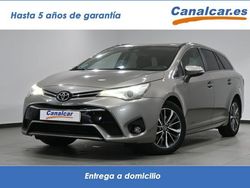 Beige Usado 2015 Toyota Avensis Advance Familiar | 15.090 €