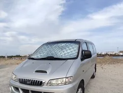 Gris / plateado Usado 2002 Hyundai H-1 Monovolumen | 9500 €