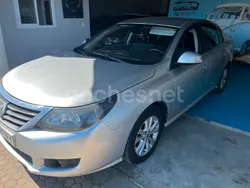 Beige Usado 2011 Renault Latitude Expression Berlina | 3700 €