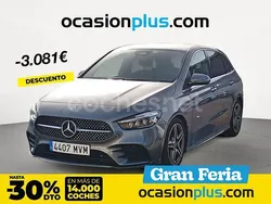 Gris / plata Usado 2024 Mercedes B200 Monovolumen | 33.900 € (Precio justo)