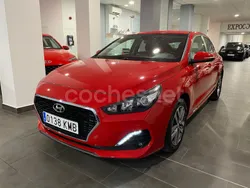 Rojo Usado 2018 Hyundai i30 Berlina | 13.900 € (Precio justo)