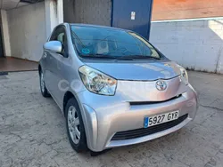 Gris / plata Usado 2010 Toyota iQ Utilitario | 6900 € (Precio justo)
