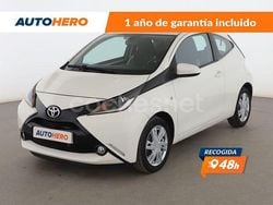 Blanco Usado 2015 Toyota Aygo X-play Utilitario | 8499 € (Precio justo)