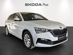 Blanco Usado 2024 Skoda Scala Selection Utilitario | 18.200 € (Precio justo)