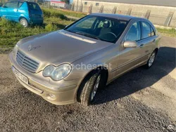 Beige Usado 2004 Mercedes C270 Avantgarde Berlina | 4300 €