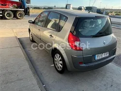 Beige Usado 2007 Renault Scénic II Dynamique Monovolumen | 3950 € (Precio justo)