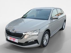 Gris / plata Usado 2024 Skoda Scala Ambition Utilitario | 18.890 € (Precio justo)