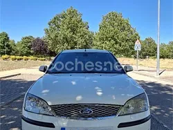 Blanco Usado 2005 Ford Mondeo Trend Berlina | 2600 € (Un poco caro)