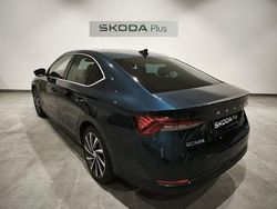 Azul Usado 2024 Skoda Octavia Selection | 23.900 € (Precio justo)