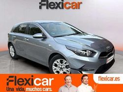 Gris Usado 2023 Kia Ceed 2 Berlina | 19.290 € (Precio justo)