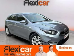 Gris Usado 2023 Kia Ceed 2 Berlina | 20.290 €