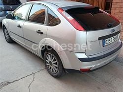 Gris / plata Usado 2006 Ford Focus Ambiente Berlina | 1900 € (Super precio)