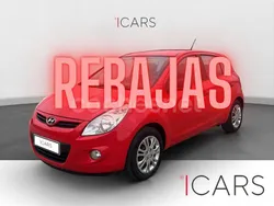 Rojo Usado 2010 Hyundai i20 Comfort Berlina | 5990 €