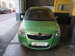 Verde Usado 2009 Opel Agila Enjoy Berlina | 4500 €