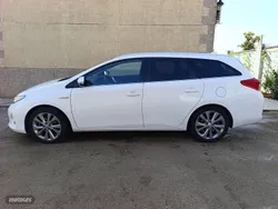 Blanco Usado 2015 Toyota Auris Sport Familiar | 14.000 €