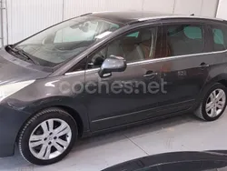 Gris / plata Usado 2010 Peugeot 5008 Family Monovolumen | 7400 € (Precio justo)
