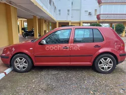 Granate Usado 2002 VW Golf IV Conceptline Berlina | 2000 € (Precio justo)