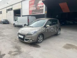 Marrón Usado 2013 Renault Scénic III Dynamique Monovolumen | 4800 € (Super precio)