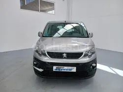 Gris / plata Usado 2022 Peugeot Rifter Active Monovolumen | 15.900 € (Buen precio)