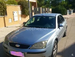 Gris / plata Usado 2004 Ford Mondeo Ghia Berlina | 2150 € (Precio justo)