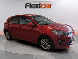 Rojo Usado 2023 Kia Rio Berlina | 12.490 € (Buen precio)