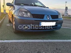 Azul Usado 2002 Renault Clio II Berlina | 1200 € (Precio justo)