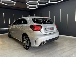 Gris / plata Usado 2017 Mercedes A200 AMG line Berlina | 17.200 € (Precio justo)