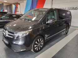 Gris Usado 2022 Mercedes V220 Monovolumen | 51.900 € (Precio justo)