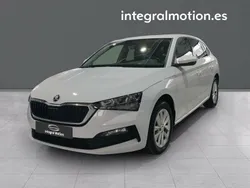 Blanco Usado 2024 Skoda Scala Ambition Utilitario | 16.900 € (Precio justo)
