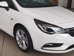 Blanco Usado 2018 Opel Astra Dynamic Berlina | 12.440 € (Precio justo)