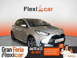 Gris Usado 2022 Toyota Yaris Hybrid Style Berlina | 20.290 € (Precio justo)